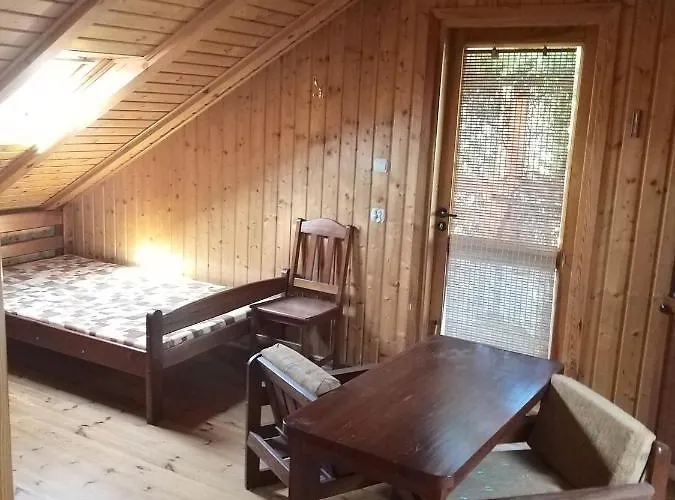 Letniskowy 8 -osobowy Lodge